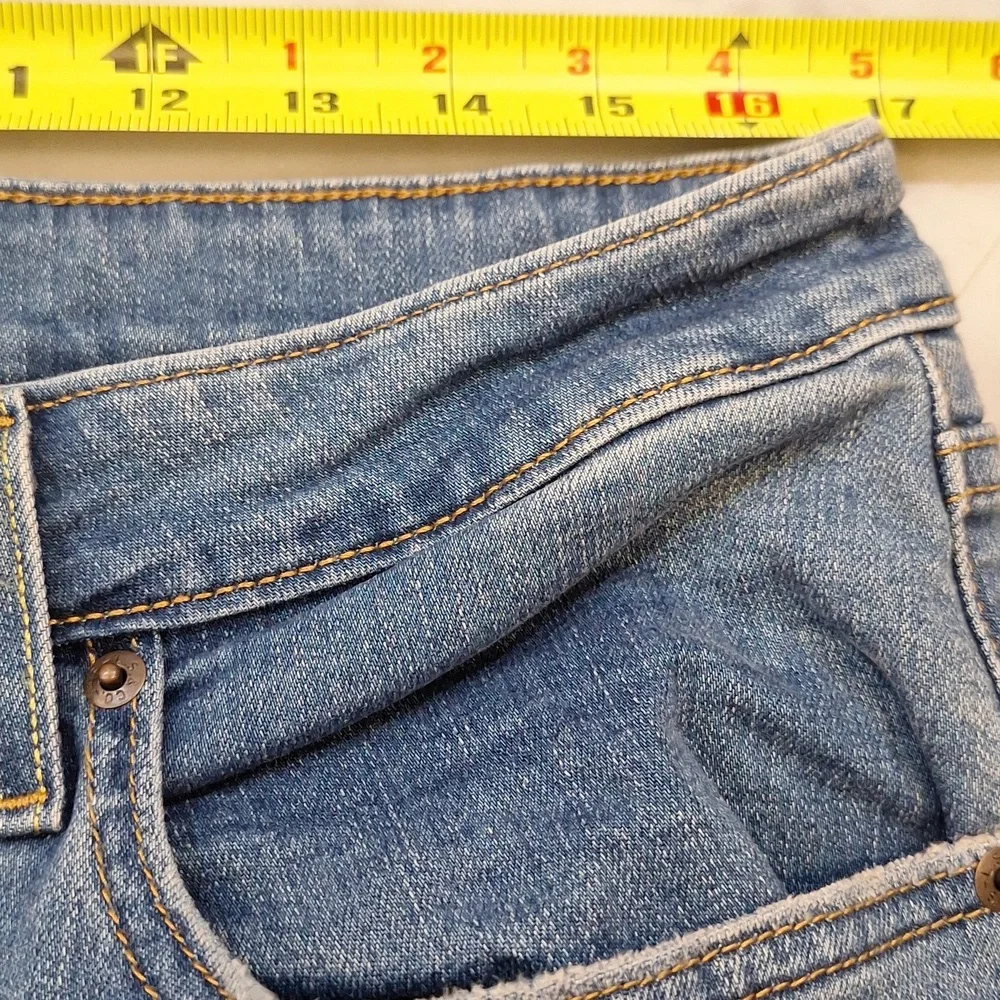 Levis 725 Medium Wash High Rise Bootcut Flare Sz 33 XL Stretch Distressing‎